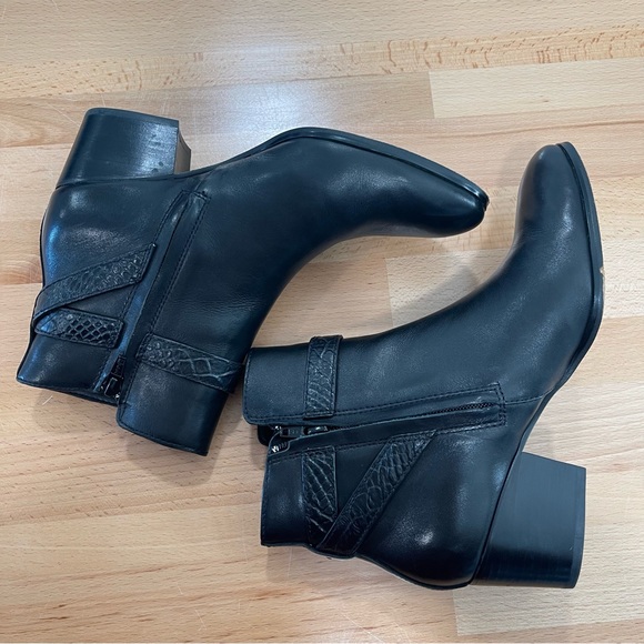 COACH Paulina Black Leather Ankle Boots Embossed Snake Belt Booties 7.5 - Picture 7 of 9